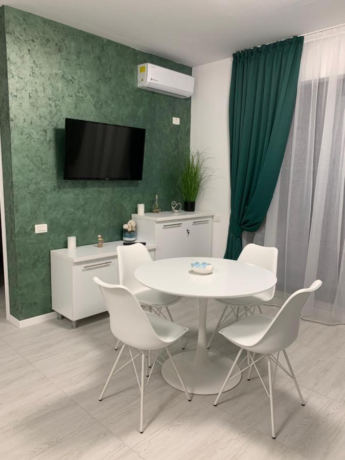 Apartament Alexandra Aparthotel Mamaia Bagian luar foto